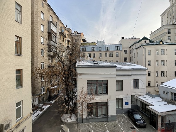 Сдаётся 2-ком квартира 100 кв.м. г.Москва, ул.Большая садовая, д.6